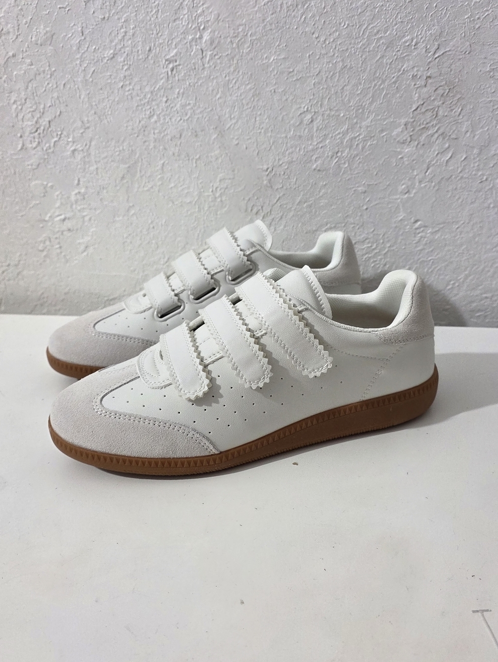 Steve Madden Momentum White Hook And Loop Casual Low Top Sneaker Women's Sz 8.5